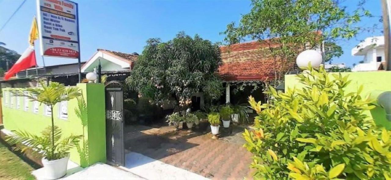Alexandra Family Villa Negombo Exterior foto