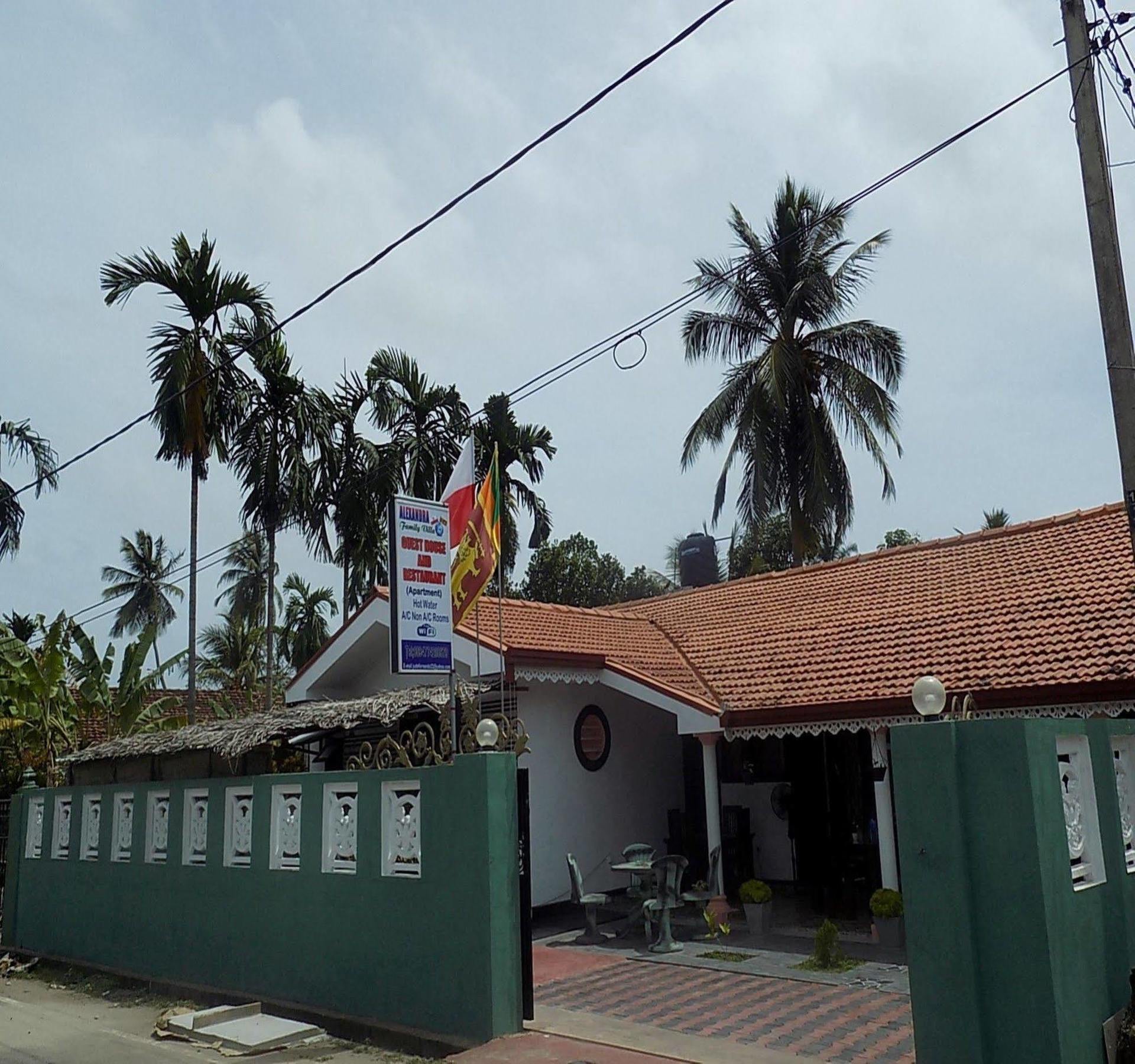 Alexandra Family Villa Negombo Exterior foto